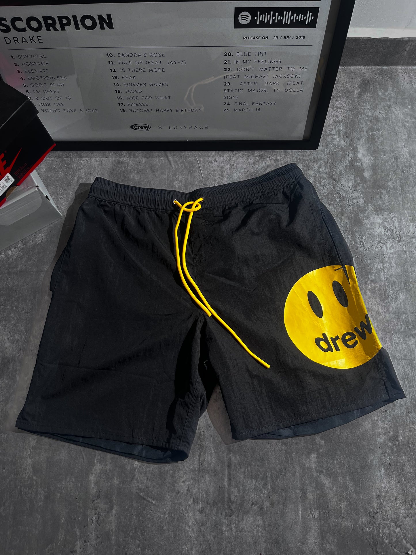 Drew black (M)