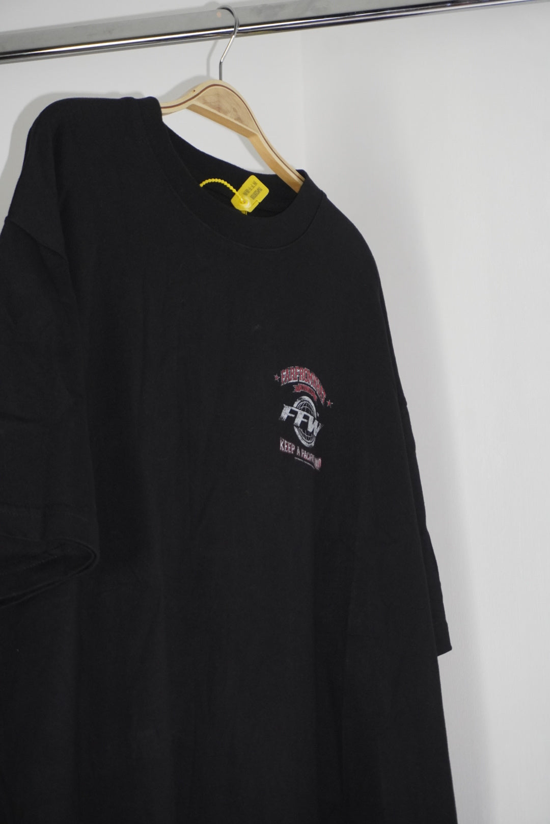 Farfromblack (XL)