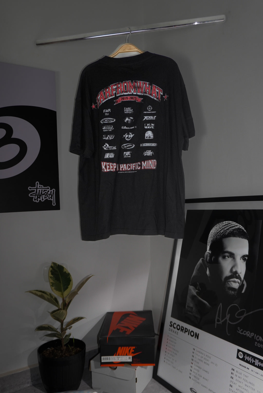 Farfromblack (XL)