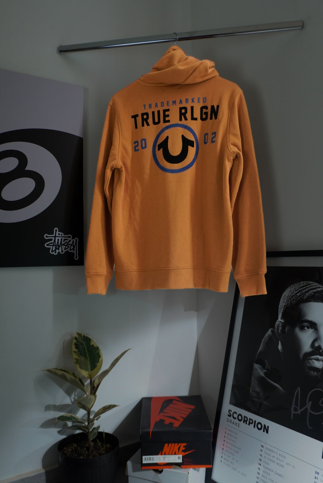 True Religión (M)