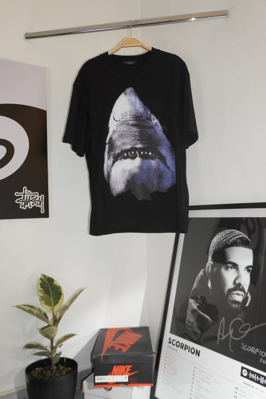 Givenchy Shark (L)