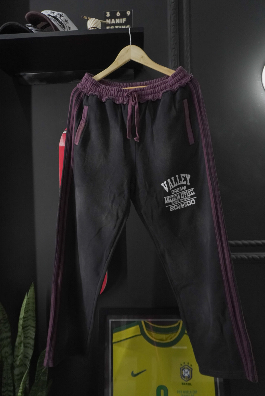 Vale Lives (XL)
