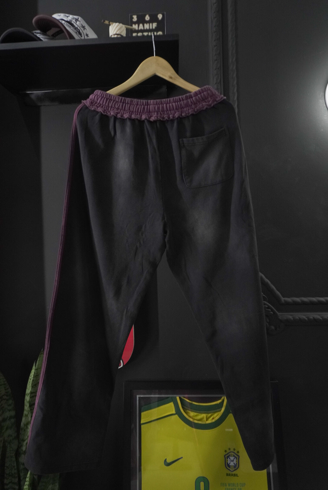 Vale Lives (XL)